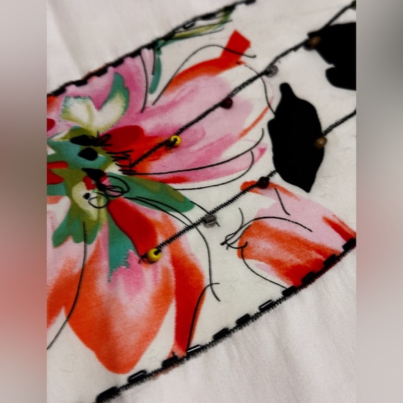 Cache White Floral Bead Shell Embellished Skirt Size 4 Small Stain - Picture 5 of 10